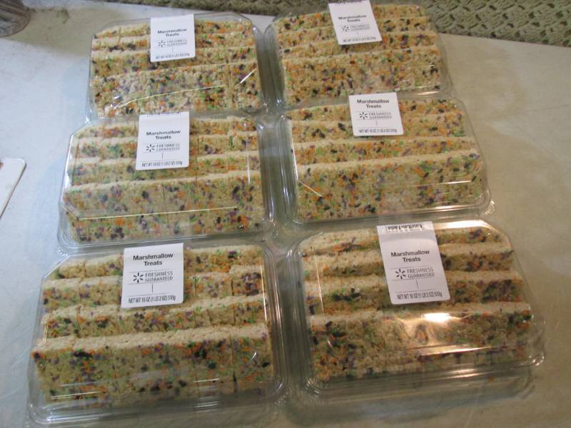 lot 38 image: 6 Trays of Marshmallow Rice Crispy ...