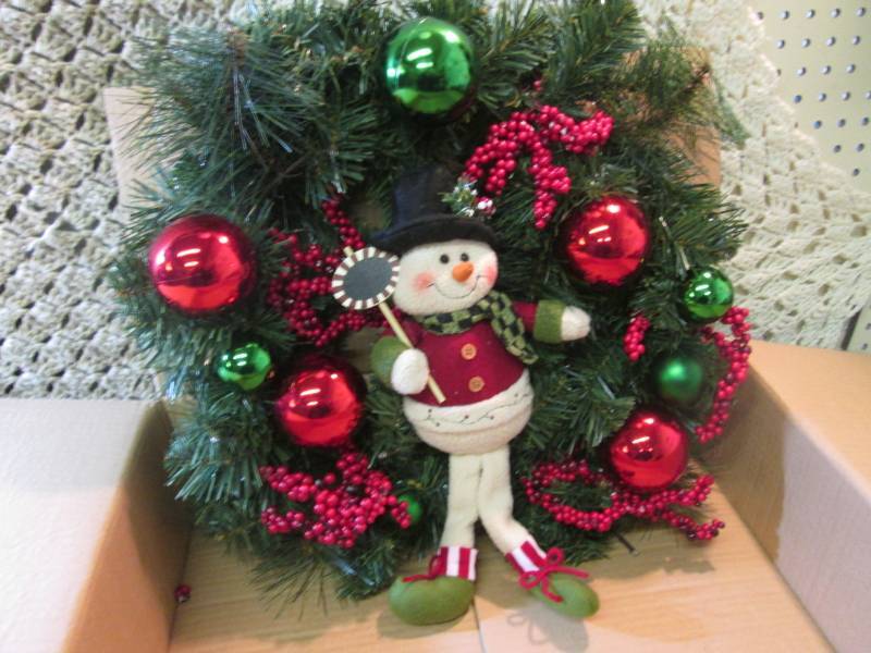 lot 60 image: Light-Up 20 Snowman Wreath New in ...