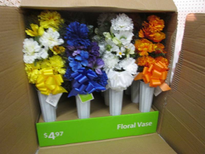 lot 71 image: Case of 20 Fake Floral Vases Approx...