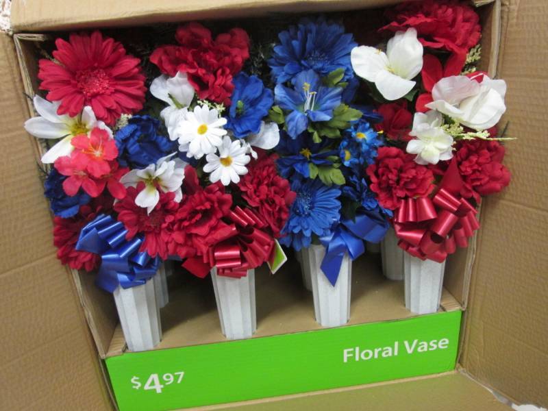lot 72 image: Case of 20 Fake Floral Vases Approx...