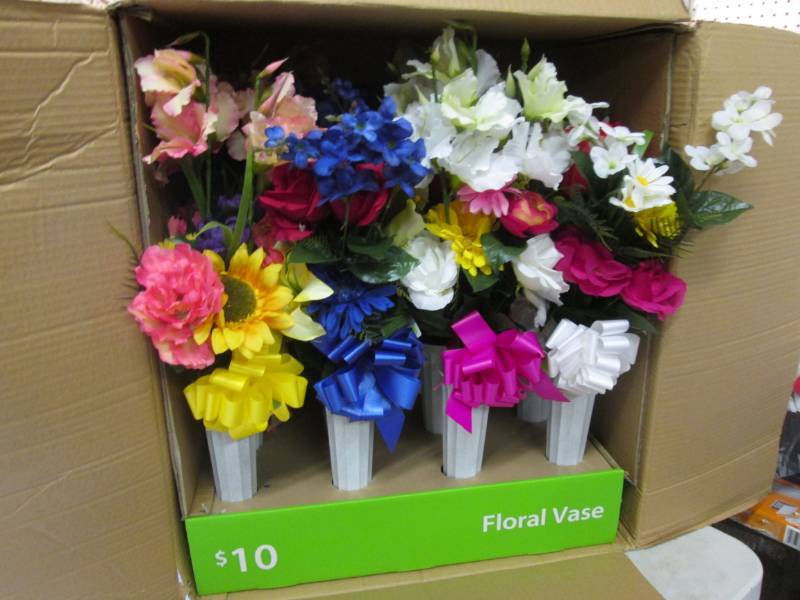 lot 73 image: Case of 12 Fake Floral Vases Approx...