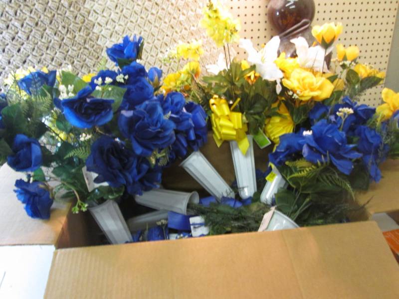 lot 83 image: Box Full of Assorted Fake Flowers  ...