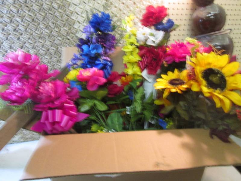 lot 84 image: Box Full of Assorted Fake Flowers  ...