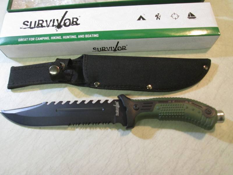 lot 96 image: 12.75 Survivor HuntingTatical Knif...