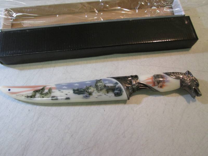 lot 97 image: 13 Patriotic Wolf Knife with Hard ...