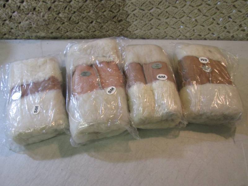 lot 103 image: Lot of 4 Pair of Leather Mittens Si...