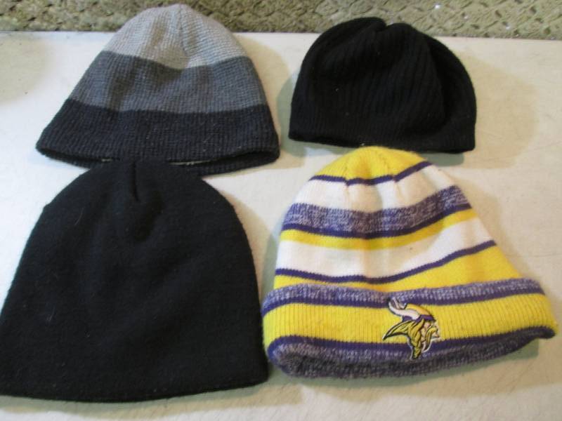 lot 104 image: Lot of 4 Knit Hats  F-0...