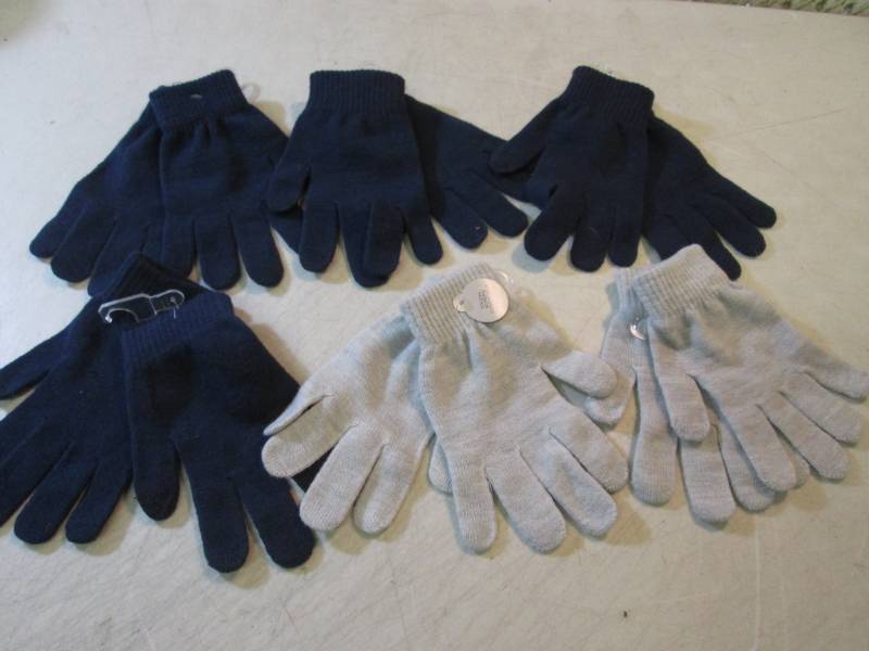 lot 106 image: 6 Pair of Stretch Gloves New  RM3...