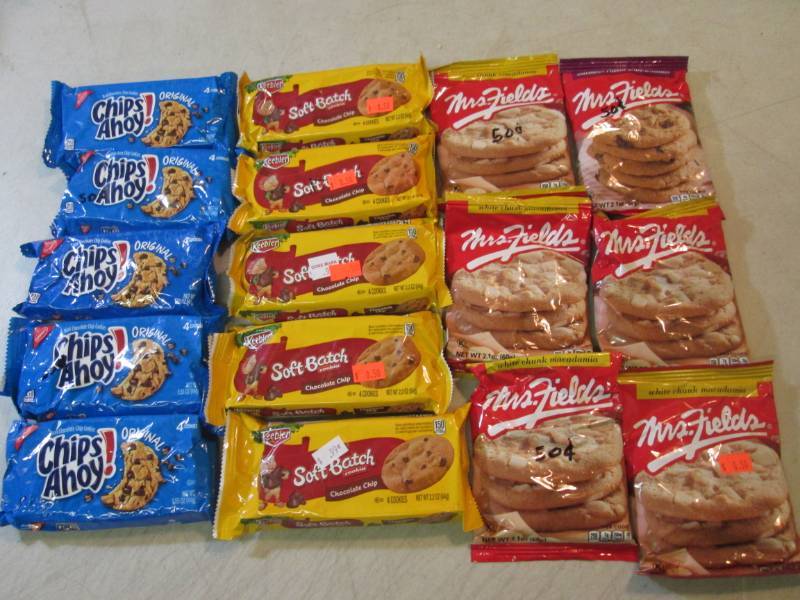 lot 112 image: Assorted Cookies  B-1...