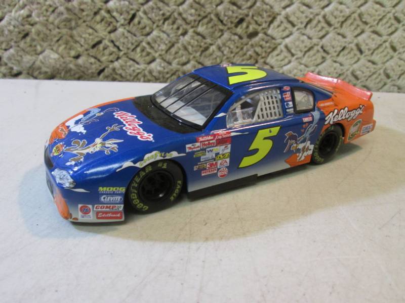 lot 136 image: Metal Die Cast Race Car 8 12 long...
