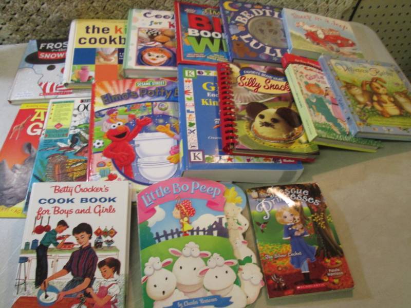 lot 140 image: Lot of Kids Books  RM2...