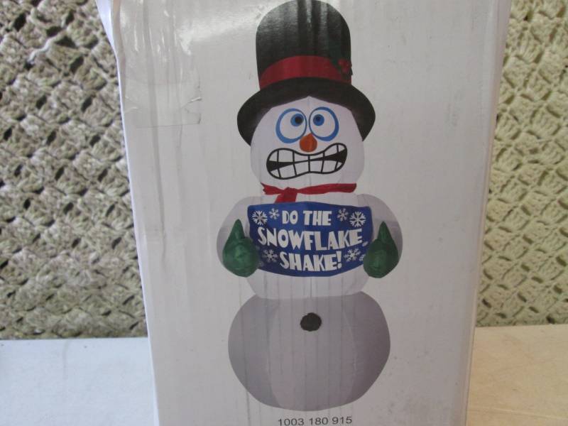 lot 217 image: 6 ft Pre-Lit Animated Shivering Sno...