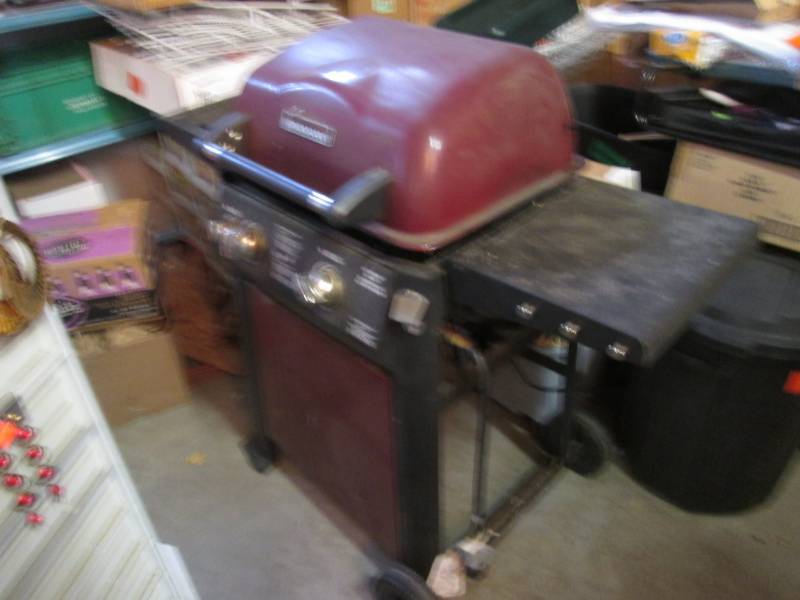 lot 226 image: Brinkmann Gas Grill  FS ...