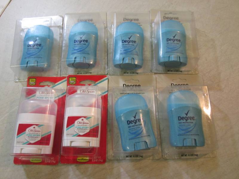 lot 257 image: Lot of Assorted Travel Size Deodora...
