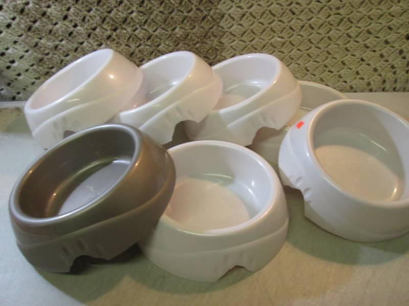 lot 272 image: Lot of 7 Large Dog Bowls  C-3...