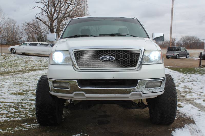 lot 4446 image: 2004 Ford F150 Extended Cab - Lifted -