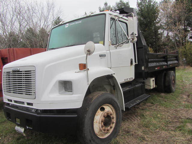 lot 1 image: Freightliner Hoist Bed Truck