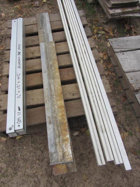 lot 30 image: Aluminum Bar & Flat Stock