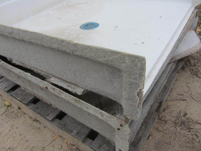 lot 35 image: Shower Bases