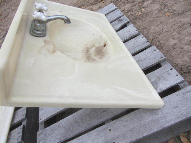 lot 38 image: Vanity Sink Top