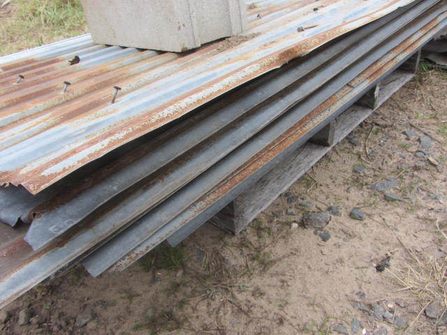 lot 22 image: Galvanized Tin