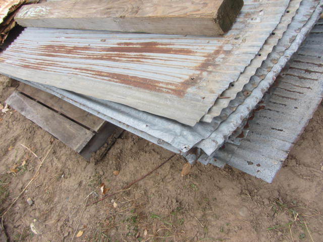 lot 24 image: Galvanized Tin