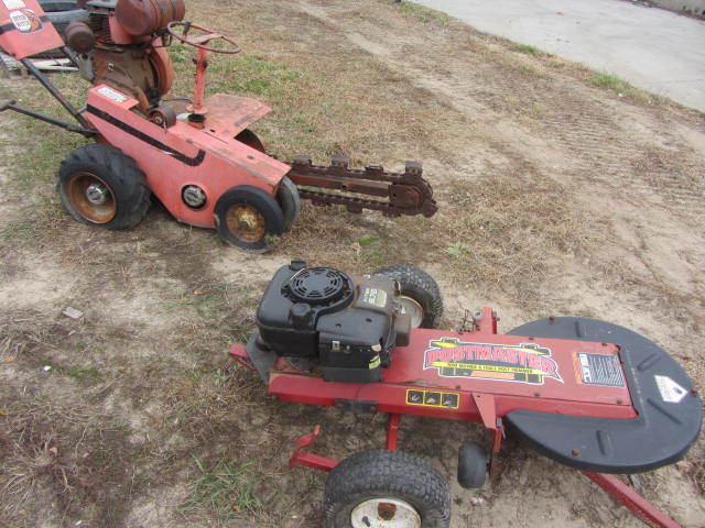 lot 40 image: Swisher Trimmer, Ditchwitch Parts