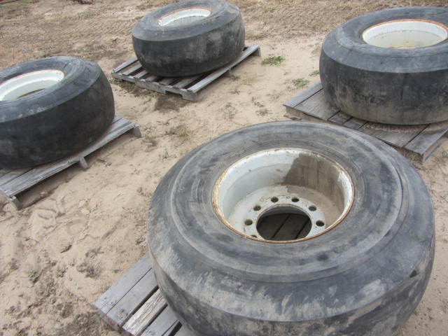 lot 42 image: Ag Tires