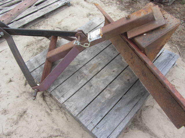 lot 51 image: Back Blade