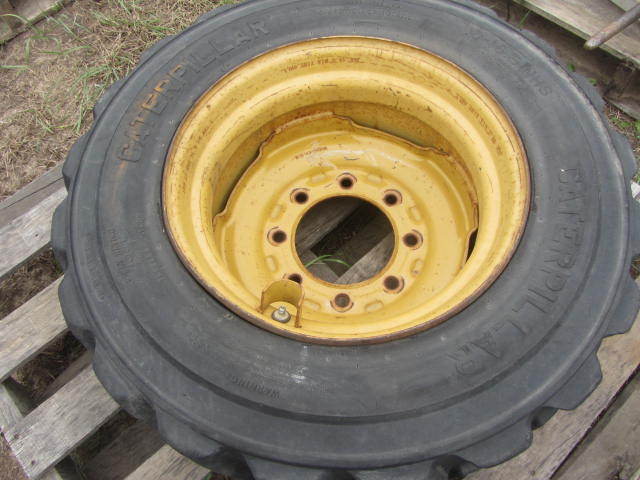 lot 58 image: Caterpillar Tire
