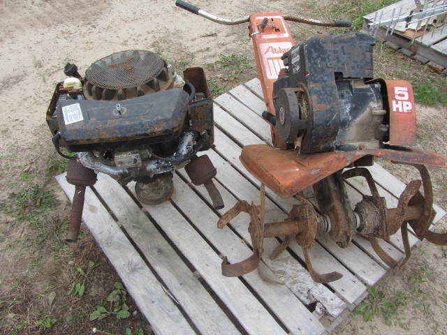lot 69 image: Roto Tiller, Gas Motor