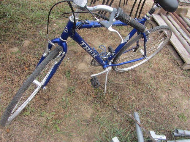 lot 72 image: Trex Bicycle