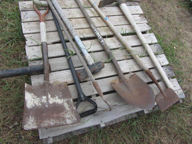 lot 73 image: Hand Tools