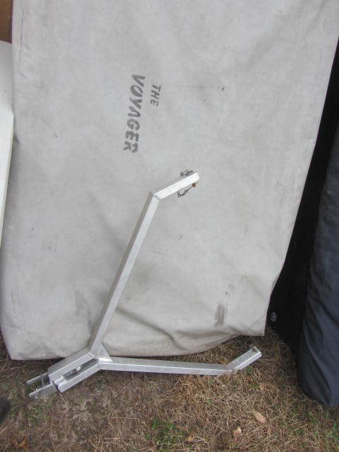 lot 77 image: Voyager Portable Fish House