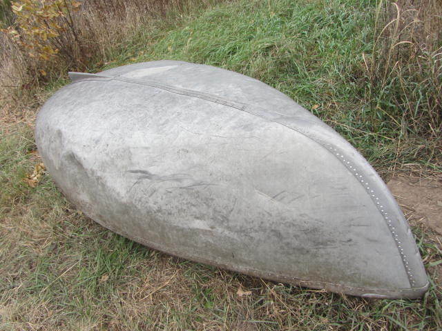 lot 80 image: Aluminum Boat