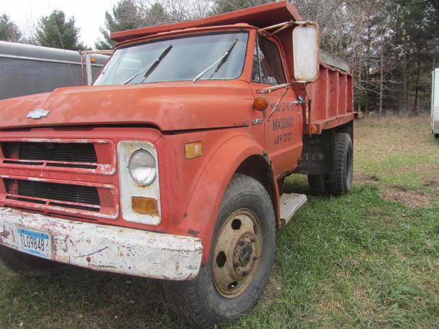lot 4 image: Chevrolet Dump Truck