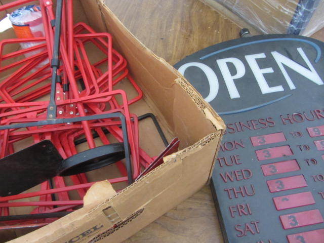 lot 100 image: OPEN sign