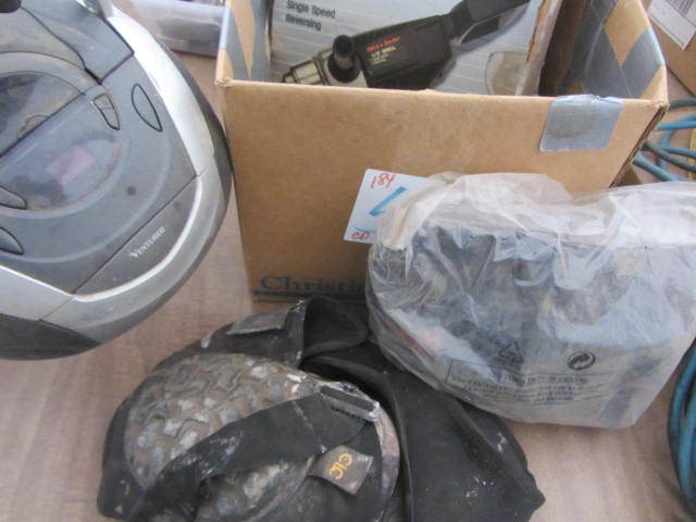 lot 119 image: B&D 12 Drill, Knee Pads, Harness