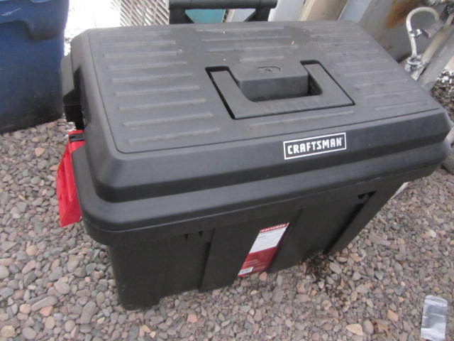 lot 131 image: Craftsman Sit, Stand, Tote