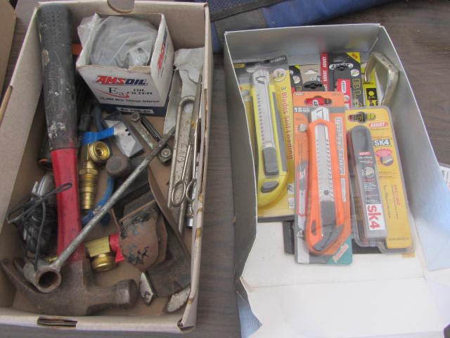 lot 154 image: Utility Knives, Tools