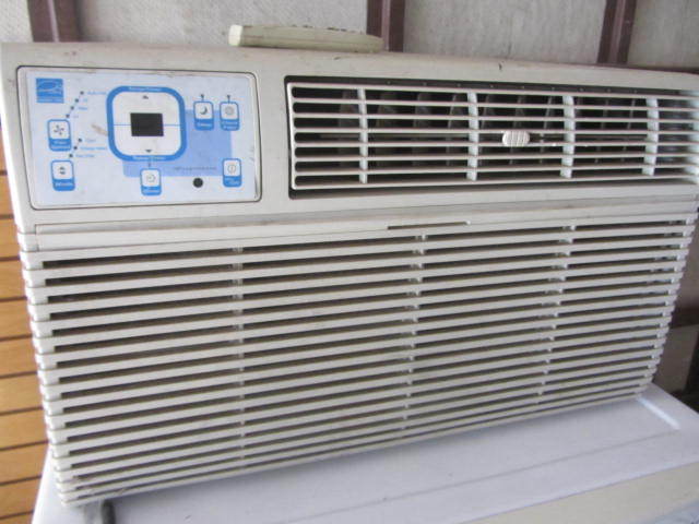 lot 168 image: Air Conditioner