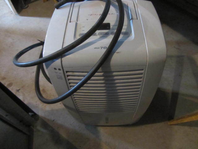 lot 183 image: Dehumidifier
