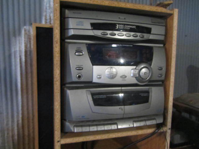 lot 185 image: Stereo