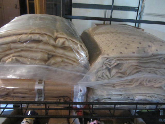 lot 192 image: Sheets, Duvet, Shams