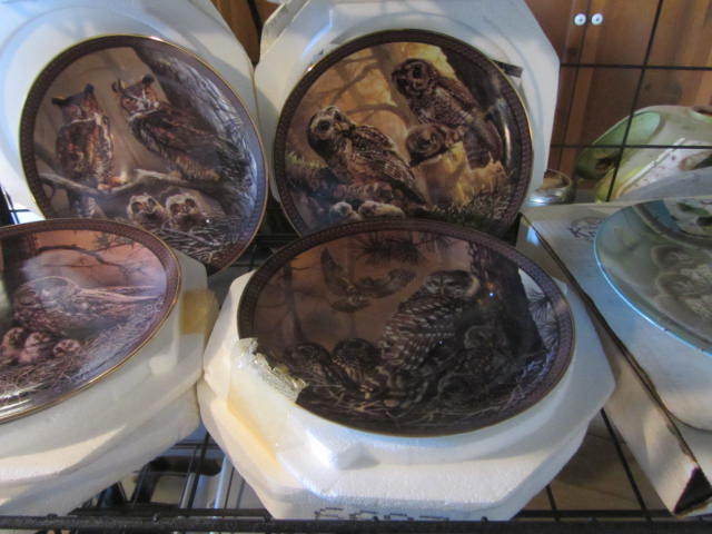 lot 195 image: Owl Plates