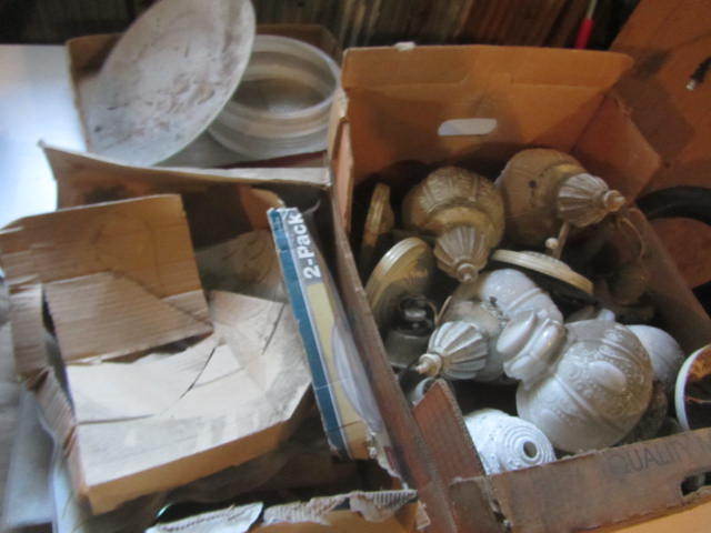 lot 181 image: Vintage Light Fixtures