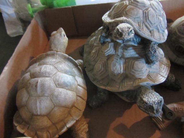 lot 207 image: Garden Turtle Decoration