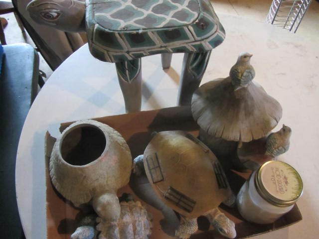 lot 209 image: Turtle Stool, Garden Decorations