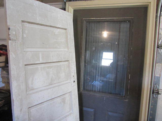 lot 212 image: Doors