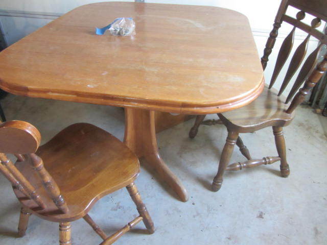 lot 216 image: Dine Table, chairs